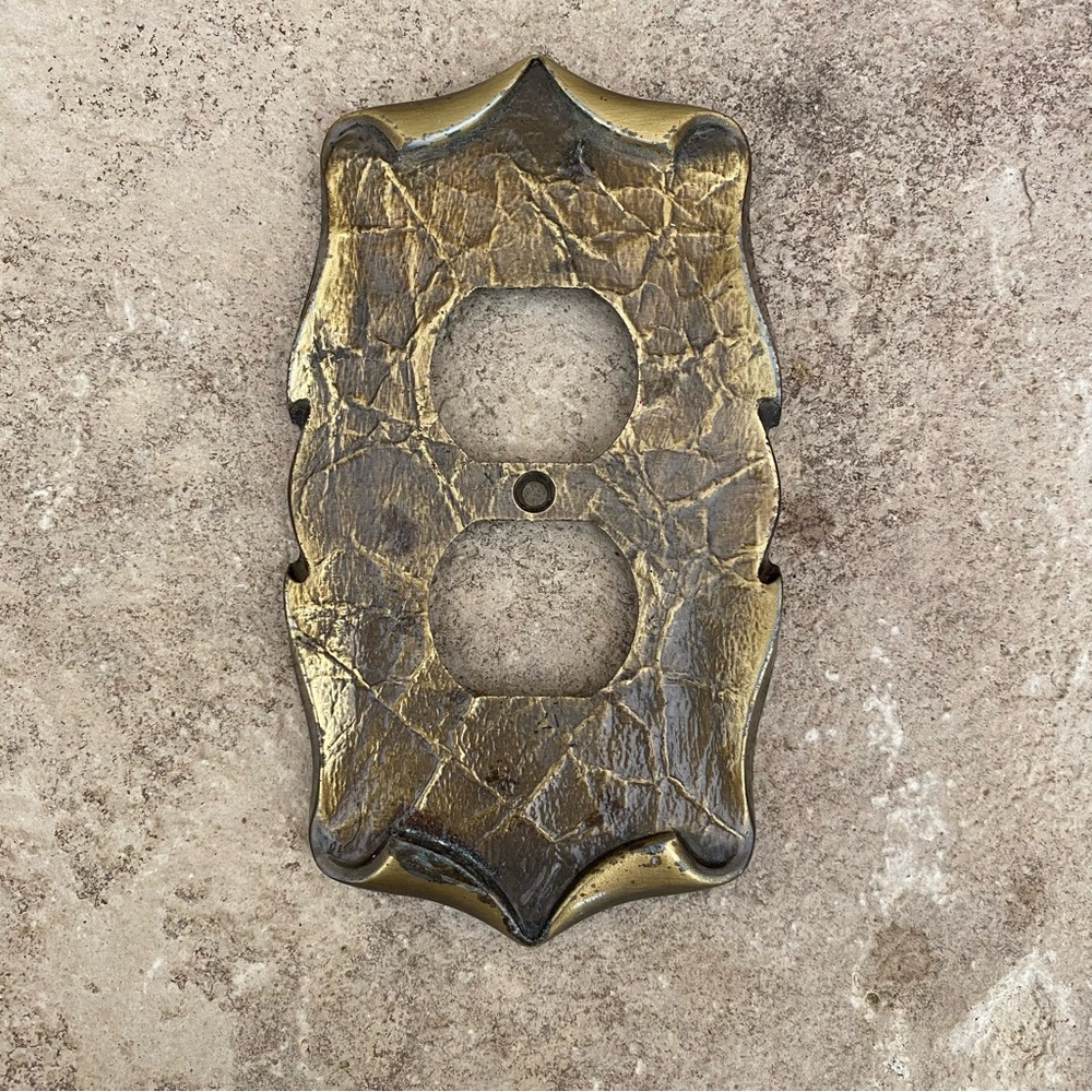 Vintage 70s Amerock Light Switch Cover